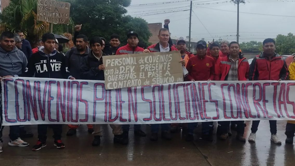 Sin soluciones en Vialidad de Jujuy: marcha y movilización en el centro