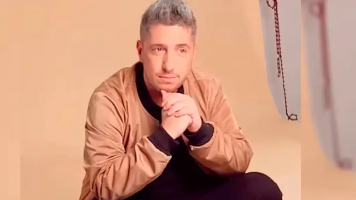 "Es c�mplice del horror", se filtr� qu� actriz banca a Jey Mamm�n en Espa�a. "Se est� hospedando ah�"