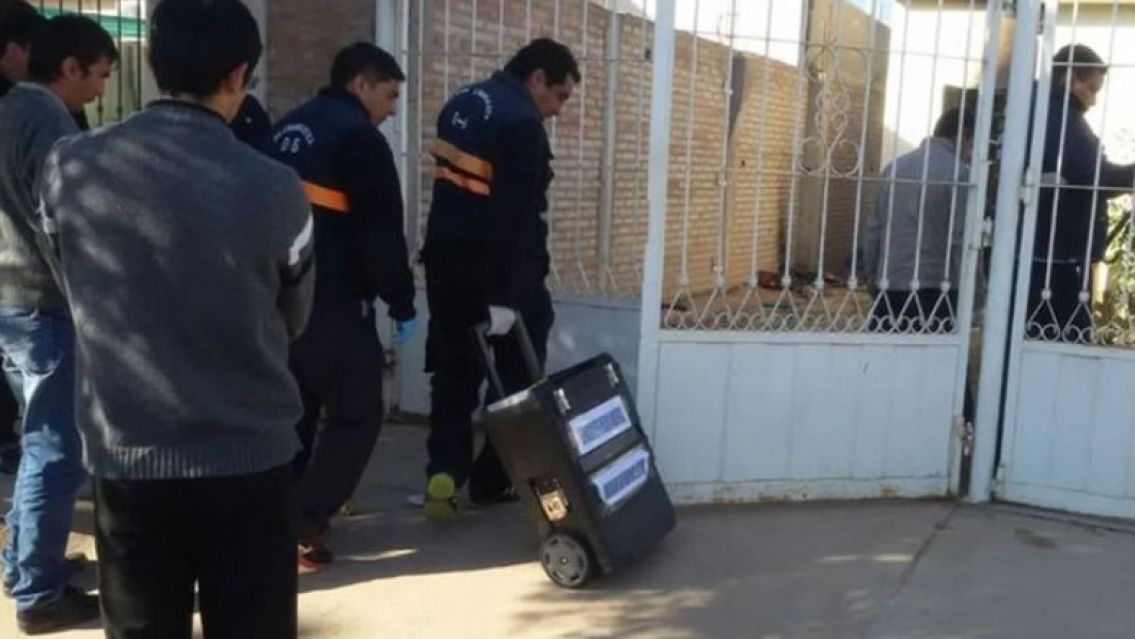 Maestra jardinera fue asesinada: Le enterraron un cuchillo en el pecho