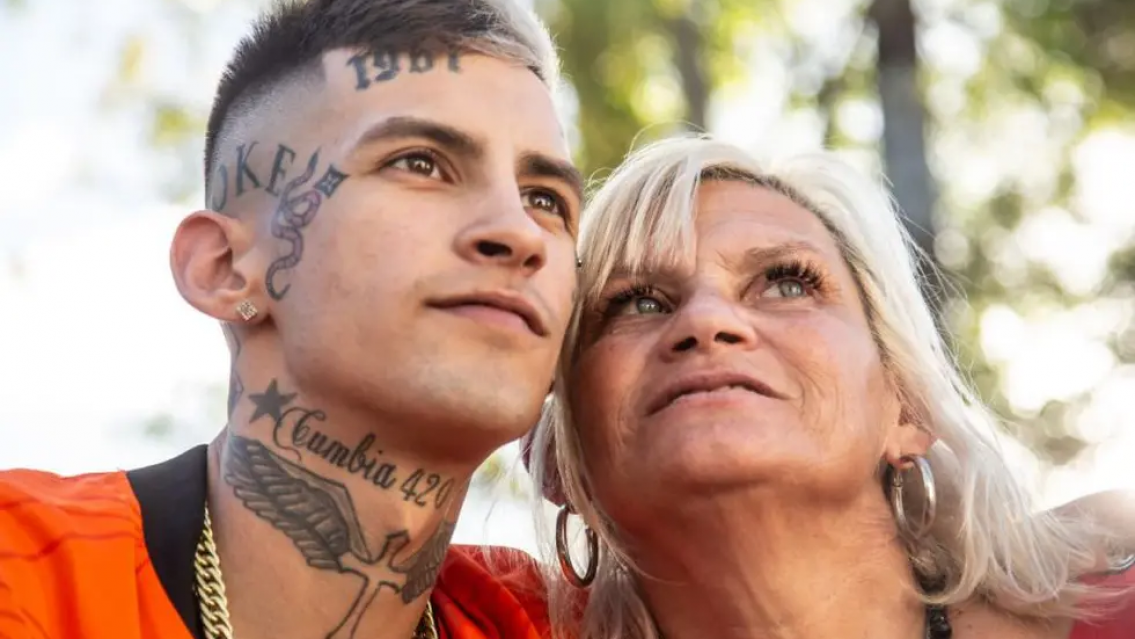 La mam� de L-Gante rompi� en llanto al hablar de su fallecido hijo. "Es un dolor que..."