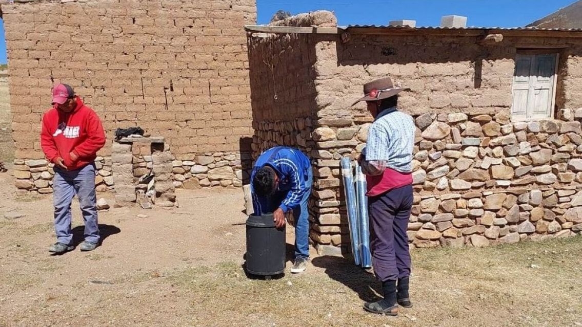 Comisionado juje�o entreg� salamandras para "mitigar" el fr�o