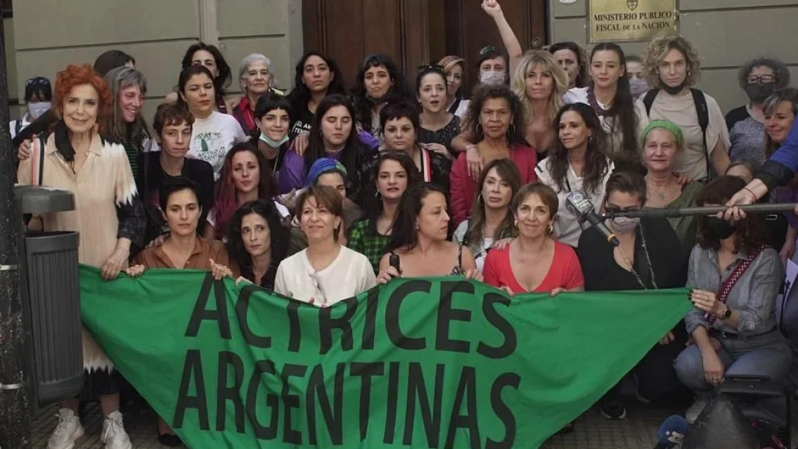 "Le arruinaron la vida a Juan Darthés", "así se cayó el cuentito de Actrices Argentinas"