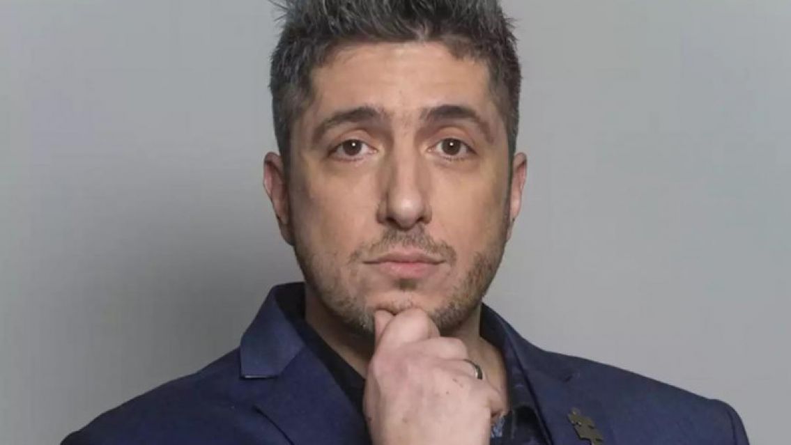 Jey Mammón vuelve a los medios con un famoso periodista: así será su programa