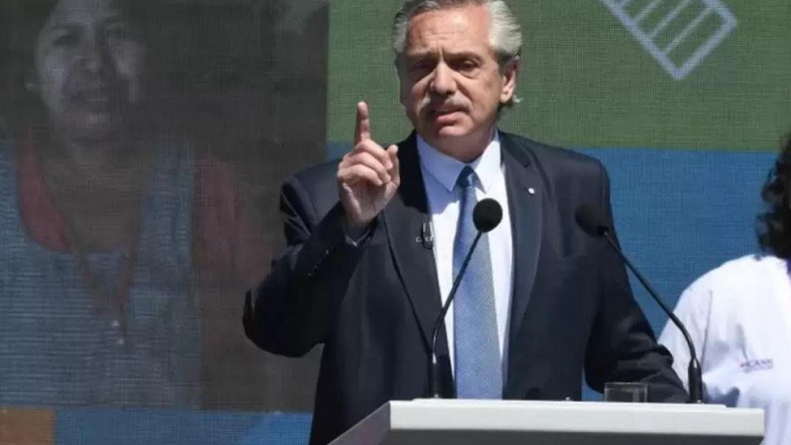 Alberto Fernández: "No le entreguemos el poder a los que manejaban el PAMI cuando Favaloro se suicidó"