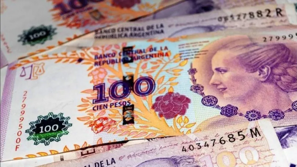 Para hacer la diferencia: Pagan $14.000 por estos billetes de $100 con error