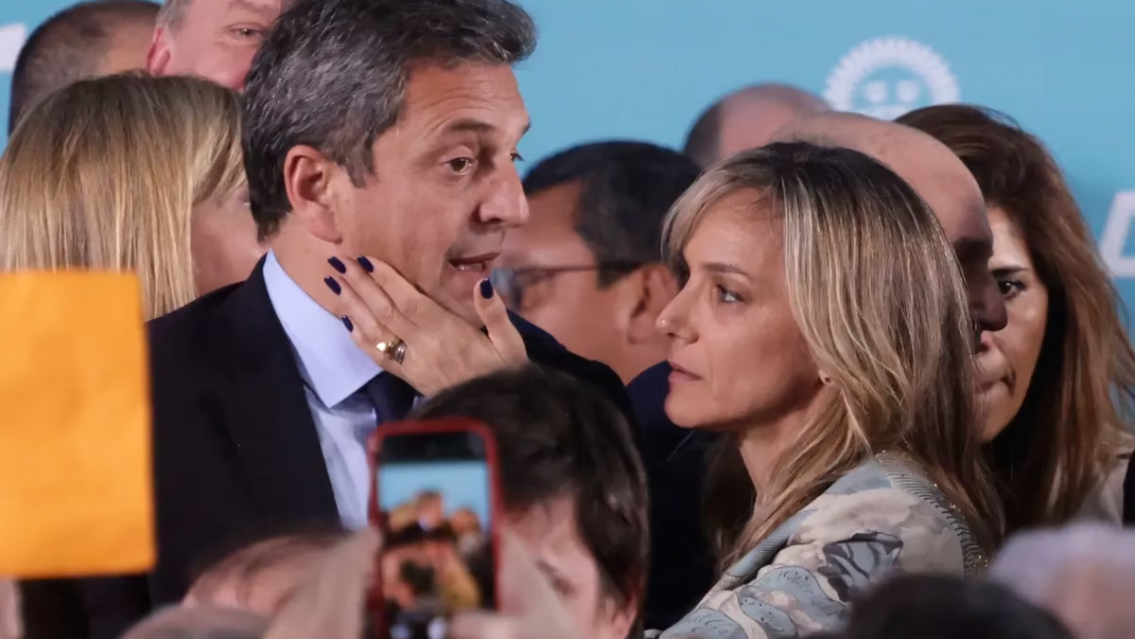 Massa confirmó su candidatura y su mujer publicó una foto desde la cama. ¿Da o no da?