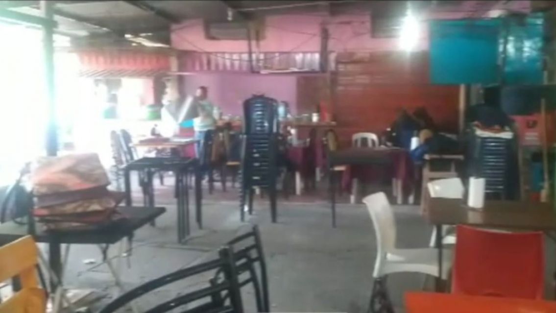 [IM�GENES SENSIBLES] Madre e hija apu�alaron a una mujer en la feria 