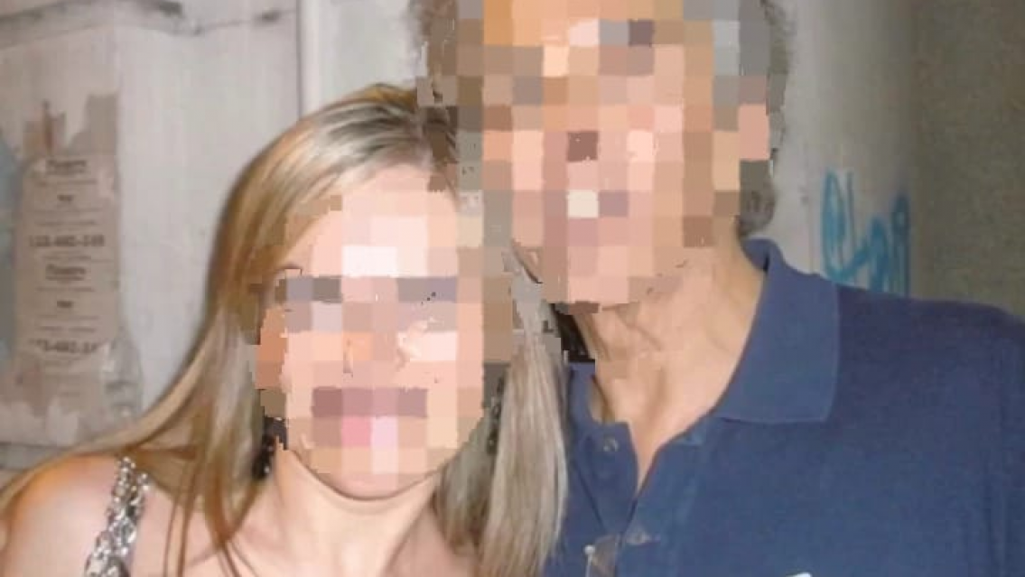 Ídolo músico nacional está de novio a dos años de la muerte de su esposa. Quién es la joven