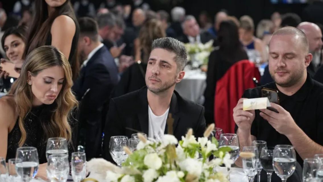 "Lo dejaron solo": el tenso momento que vivi� Jey Mamm�n en los Mart�n Fierro