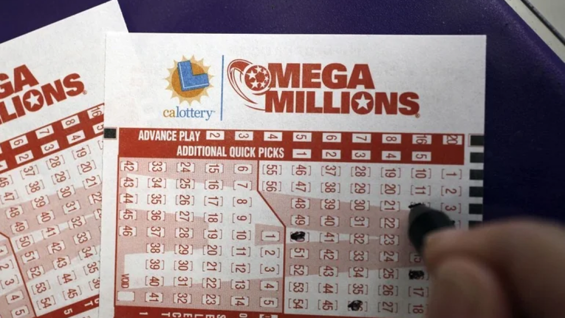 Ganó la lotería y tomó una drástica decisión. Material sensible: