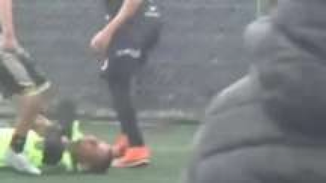 Patada karateca a un �rbitro de f�tbol amateur. Todo termin� de la peor manera