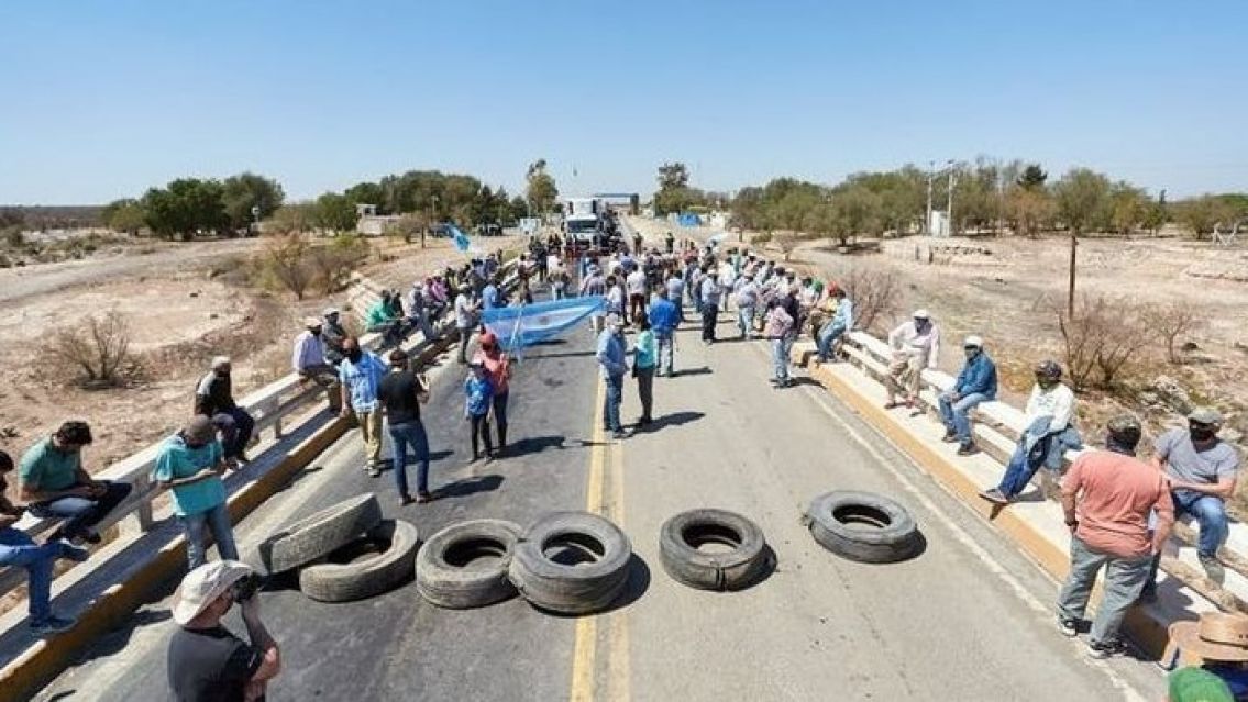 Volvieron a cortar la Ruta 9 en Tilcara: ¿Cada cuánto dejan pasar?