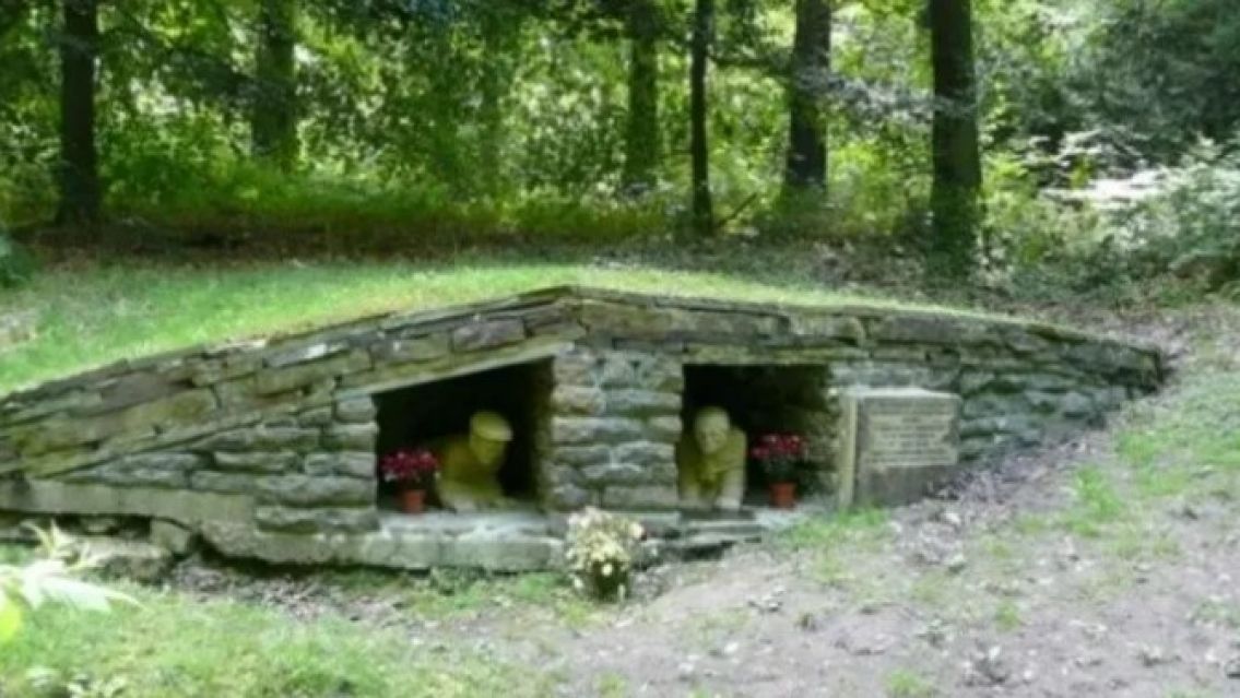 Pareja visit� una antigua mina que sufri� una tragedia y tuvo un aterrador encuentro: "Estoy segura que fue un esp�ritu"