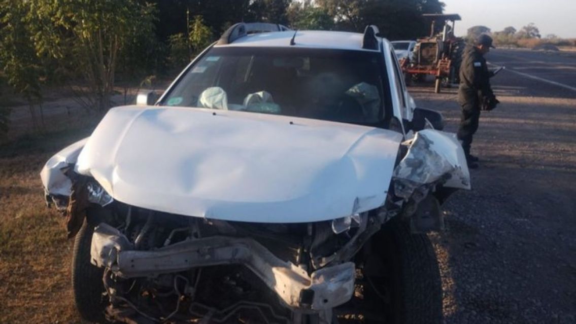 Brutal choque en la ruta 66: Una camioneta chocó contra un tractor