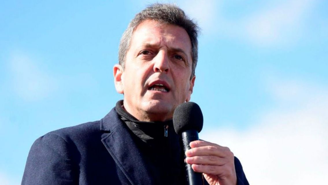 Massa prepara un paquete de medidas para trabajadores informales