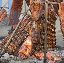 Llega el "Patio criollo" a Yala con asado a la estaca, pan casero y shows en vivo