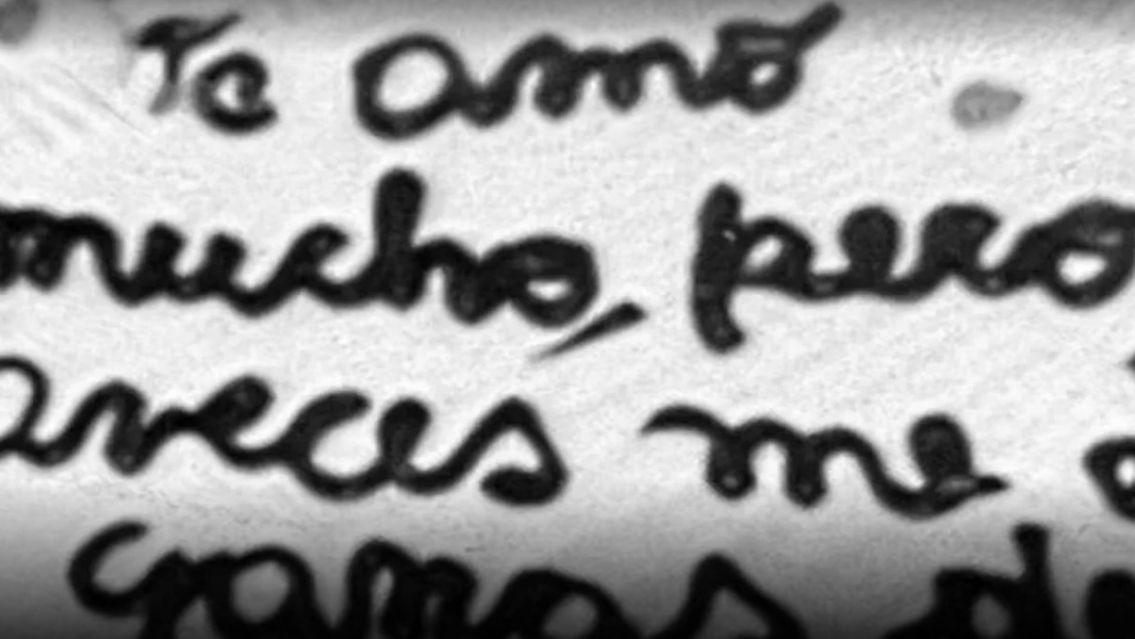 Con una torta le anticipó lo peor a su pareja: "Te amo mucho, pero a veces..."