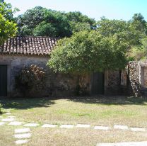 CONMOCI&Oacute;N: Encontraron un cuerpo de un hombre en el patio de su casa