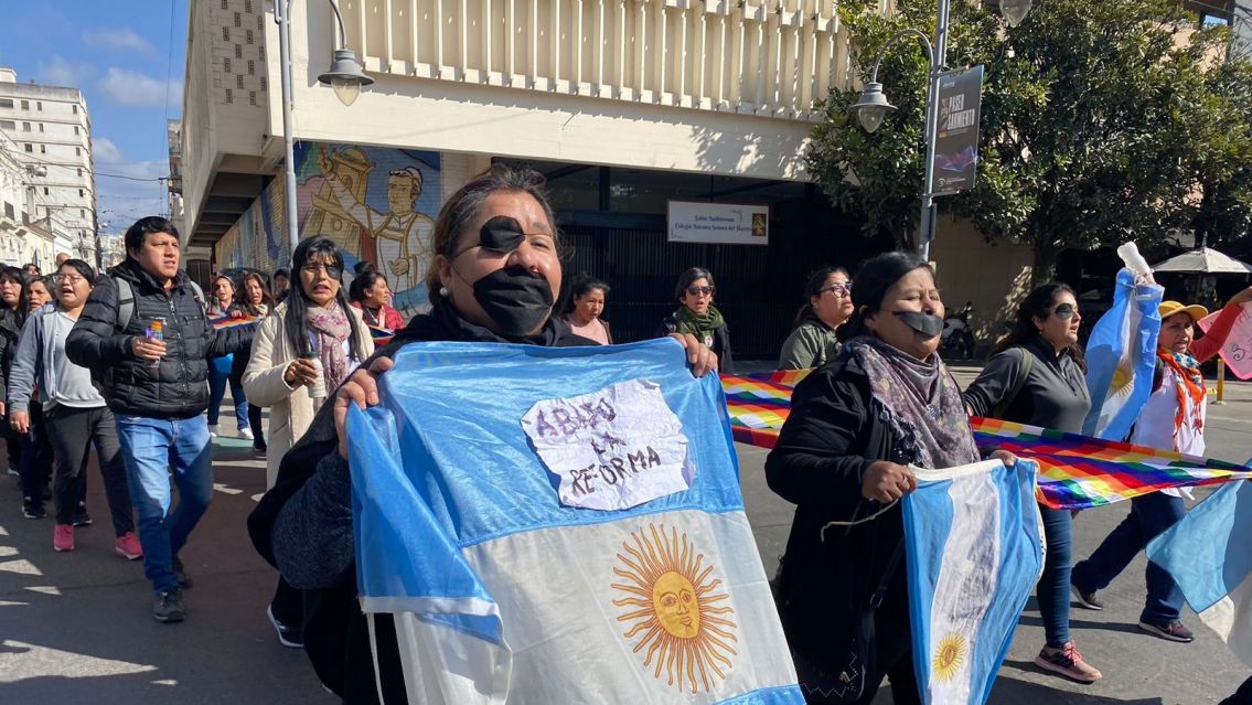 M�s fuertes que nunca: la docencia de Jujuy sigue la pelea por los salarios