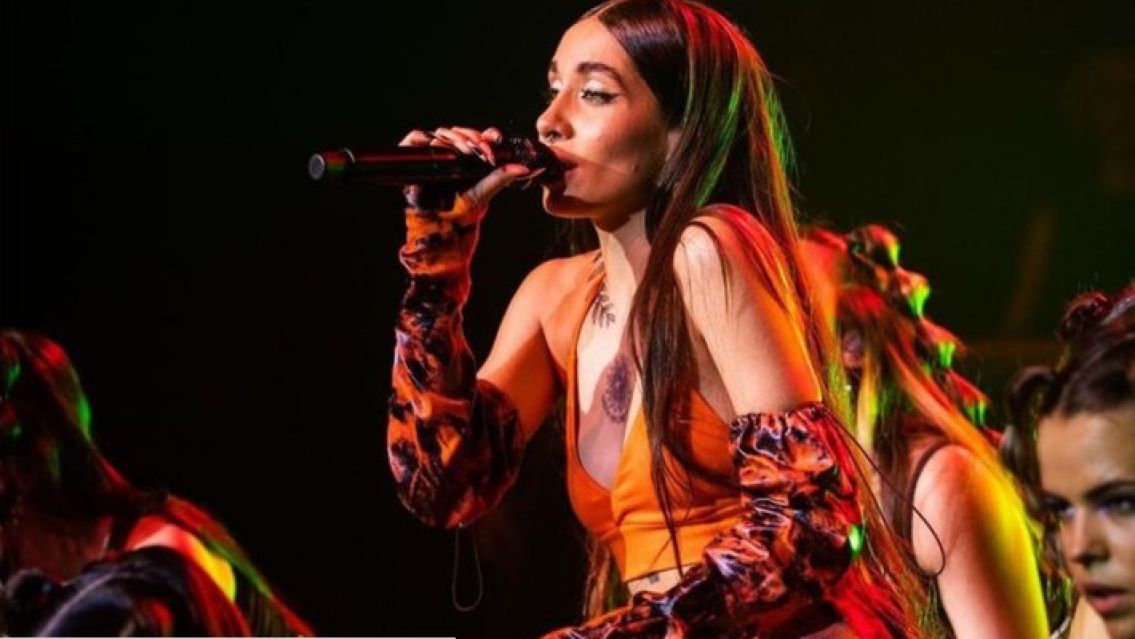 Las últimas ocho mil entradas de María Becerra se venderán en un punto físico