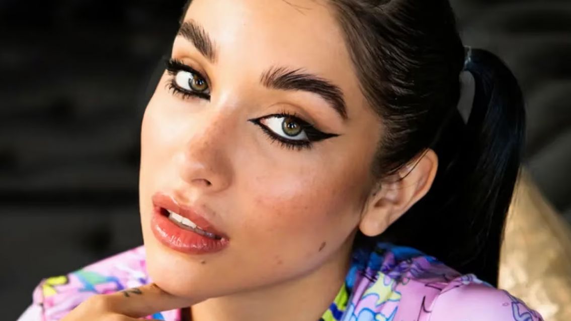 Los vivos de siempre: vend�an puestos de la fila virtual para comprar entradas de Mar�a Becerra