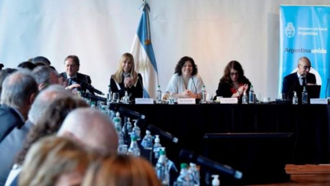 Salió todo a la luz: Vizzotti permitía en plena pandemia visitas VIP