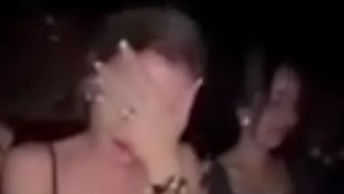"Fue dif�cil separarme", Evangelina Anderson llorando desconsolada y tratando de evitar las c�maras