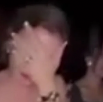 "Fue difícil separarme", Evangelina Anderson llorando desconsolada y tratando de evitar las cámaras