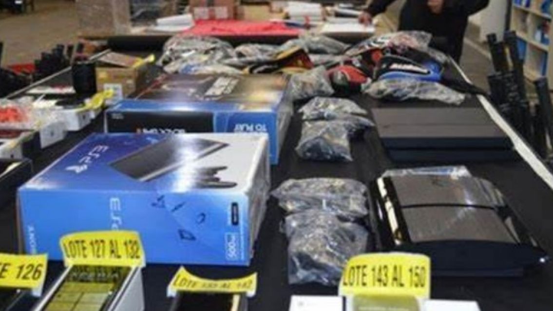 Imperdible oportunidad: la Aduana subasta autos y celulares de alta gama, ¿cómo participar?