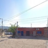 Terrible pelea de "do&ntilde;as": Dos se&ntilde;oras juje&ntilde;as a los piedrazos