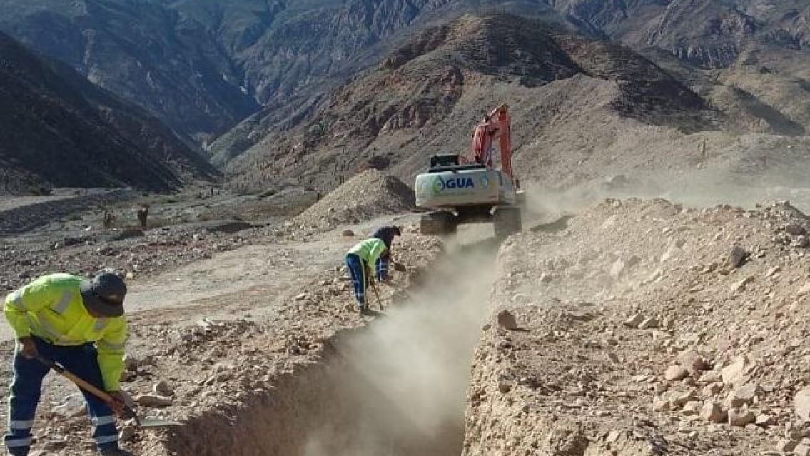 Juje�os indignados con Agua Potable agarraron a pedradas a los operarios
