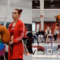 Equitación vegana, el deporte que se practica con caballos de madera que es furor