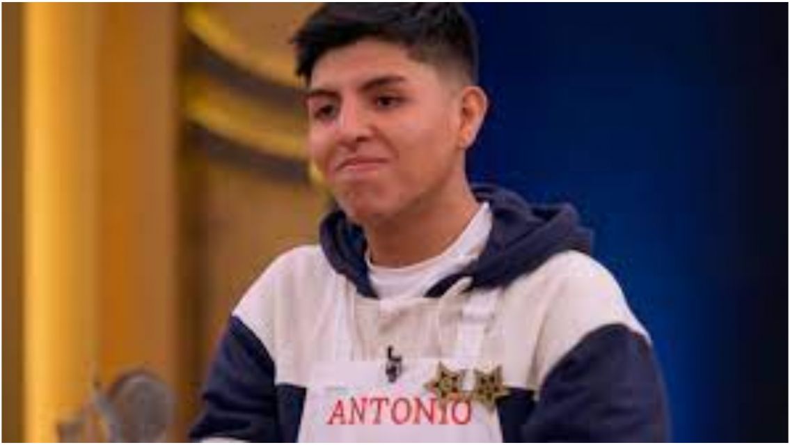 Antonio con papel picado: así lo encontraron en una fiesta de la Pachamama