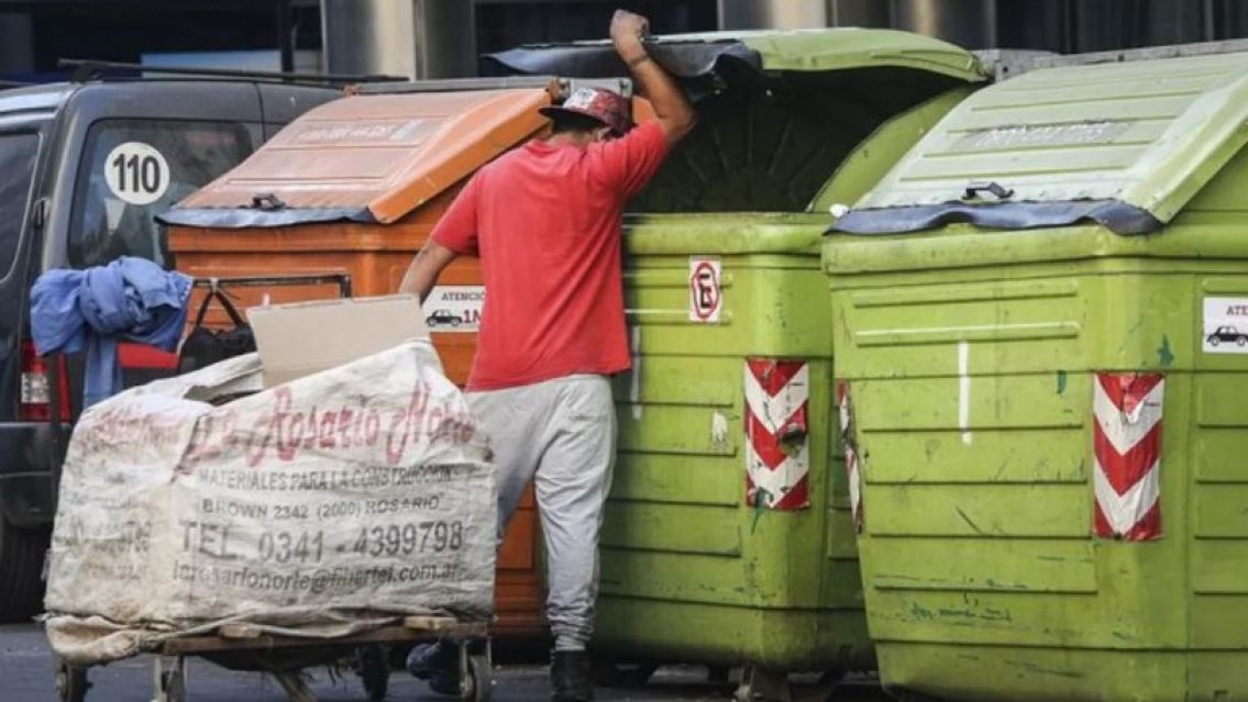 Se registraron dos millones de nuevos pobres en los últimos 12 meses, según el INDEC