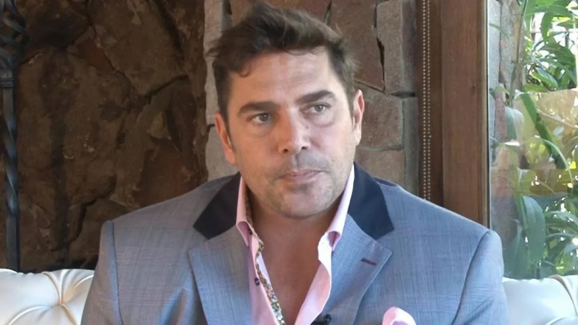 "Negrero y maltratador, me sent� pisoteada". Grave denuncia a Mat�as Al� en su local