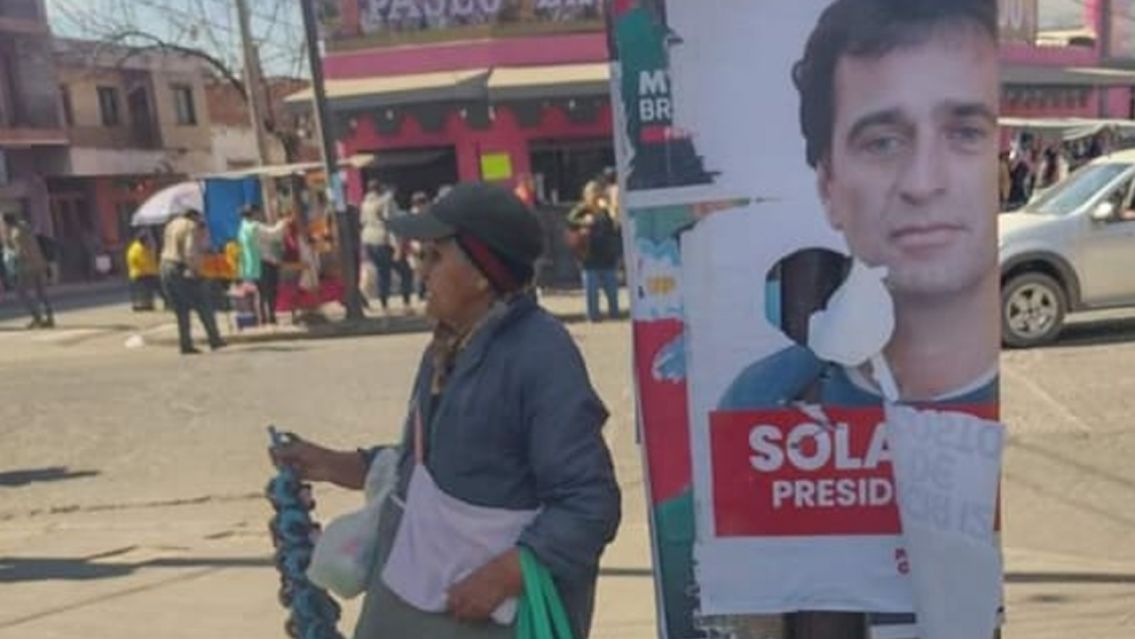 Piden ayuda para una abuelita jujeña que vende collares: dónde podés comprarle