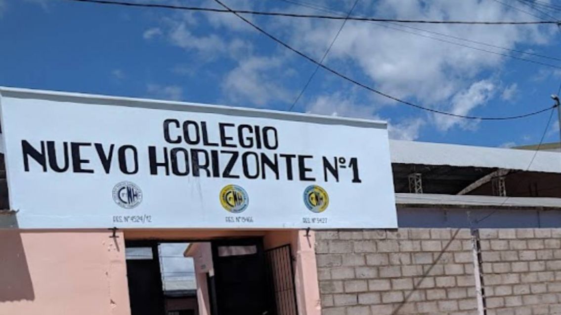 Alumnos del colegio Nuevo Horizonte se quedaron sin carroza y piden ayuda: "Est�n destruyendo un sue�o"