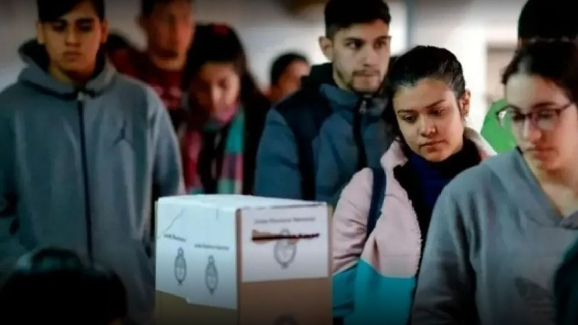 El dato que necesitabas: con qué ropa se puede ir a votar y con cuáles no