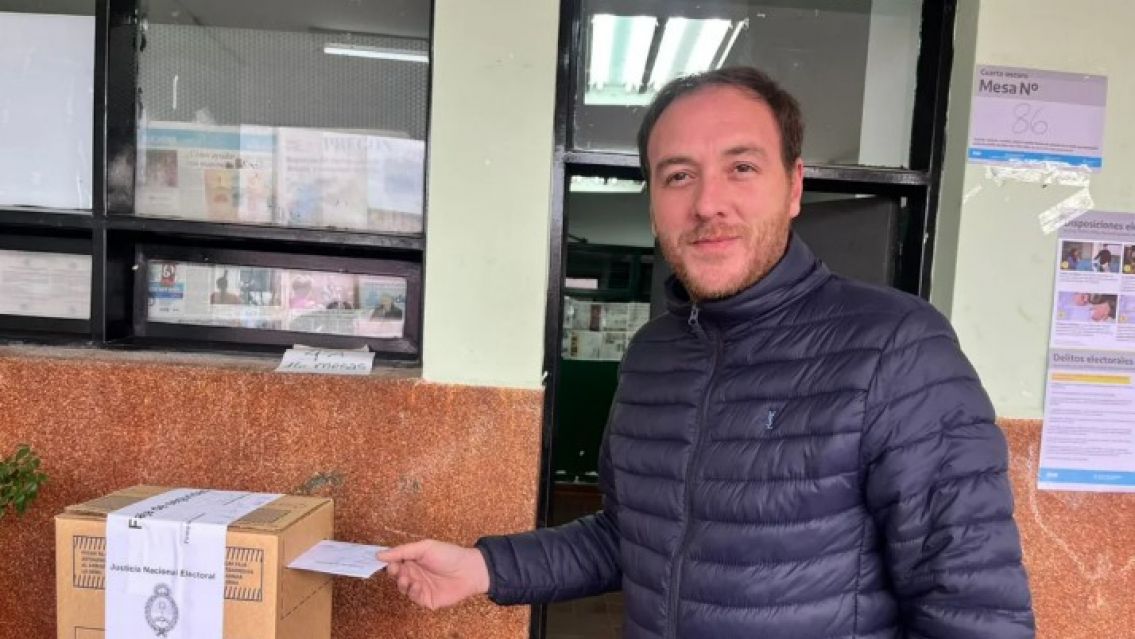 Votó Emanuel Palmieri: "Esperemos que al fin del día el ganador sea el pueblo"