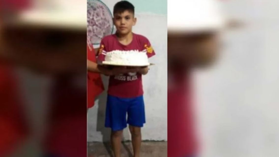 Tenía 12 años, salió a la calle pidiendo ayuda y se desplomó