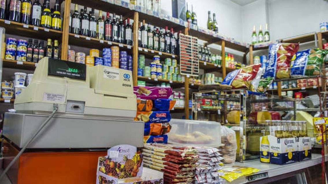 Comercios, despensas y emprendedores cambiando precios cada una hora en todo el pa�s 