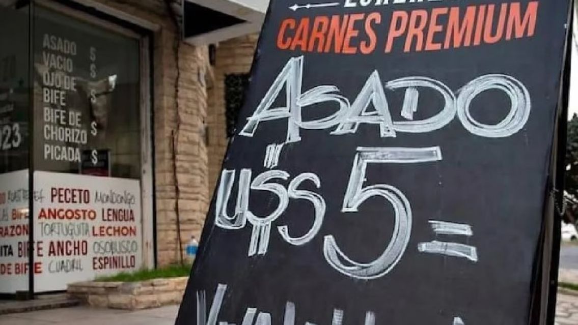 Asado en d�lares: La decisi�n de una carnicer�a