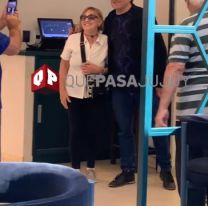 Cantante s&uacute;per famoso apareci&oacute; en el Annuar Shopping y los juje&ntilde;os se volvieron locos 