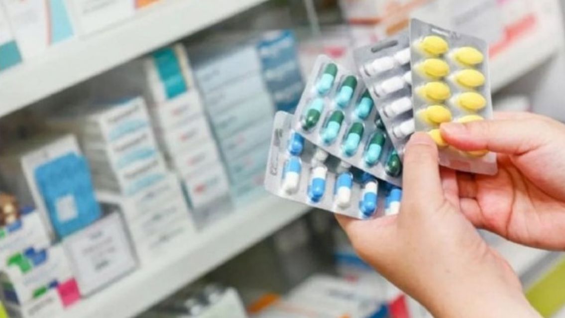 Farmacias denuncian que "no hay precios" y que "hubo un desabastecimiento"
