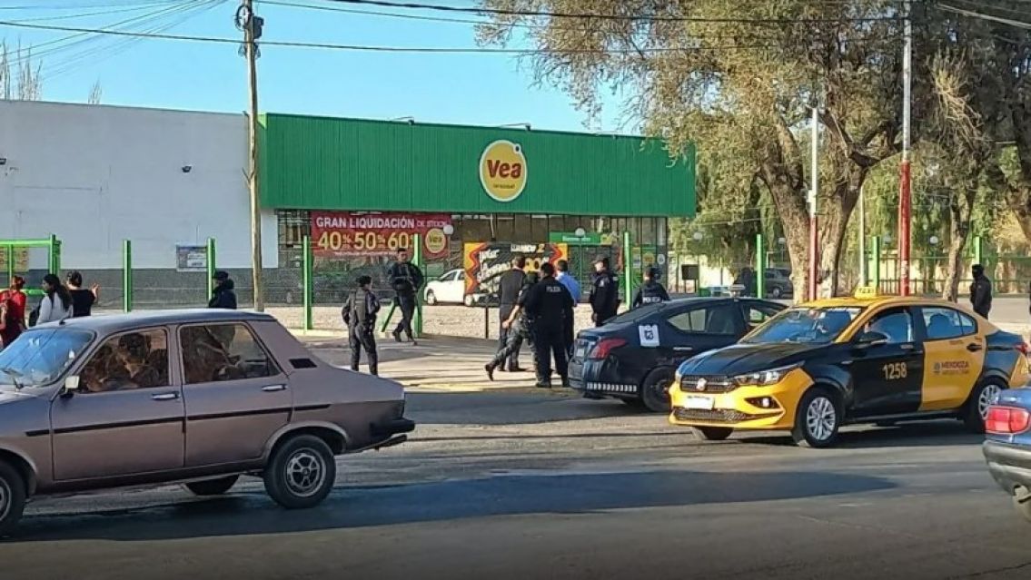 Se registraron saqueos en varios supermercados y carnicer�as