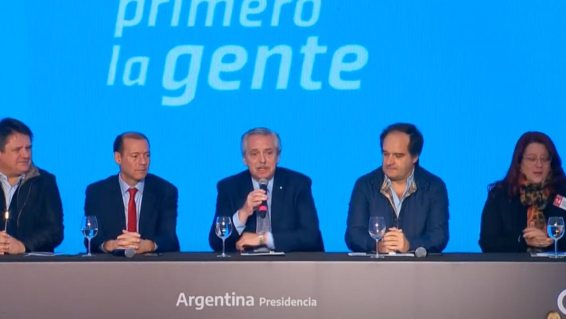 Alberto Fernández reapareció: "No hablo porque no soy candidato"