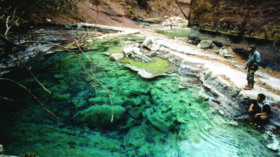 Se conoci� como muri� el turista en las Termas del r�o Jord�n: Momentos de desesperaci�n