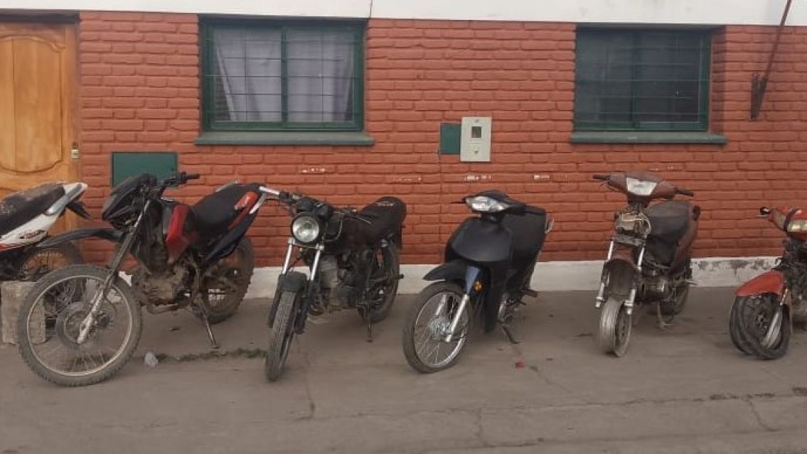 La brigada recuperó todas estas motos robadas en Jujuy: Buscan a sus dueños