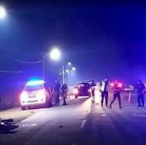 Manejaba en contramano y chocó de frente a una moto: una muerta y un herido grave