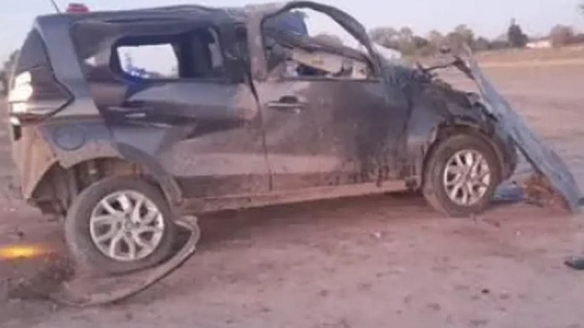 Una mam� y sus dos hijos de 19 y 21 a�os murieron tras un brutal accidente en Chaco